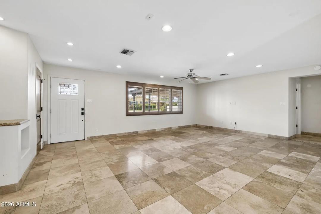 Real Estate Picture 6