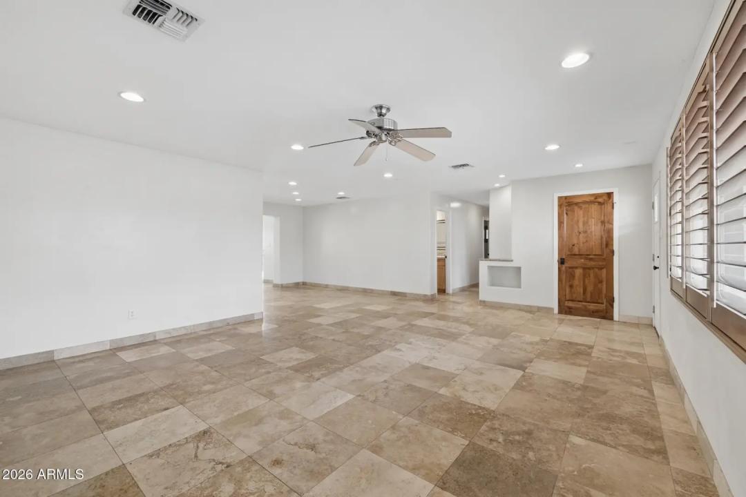 Real Estate Picture 8