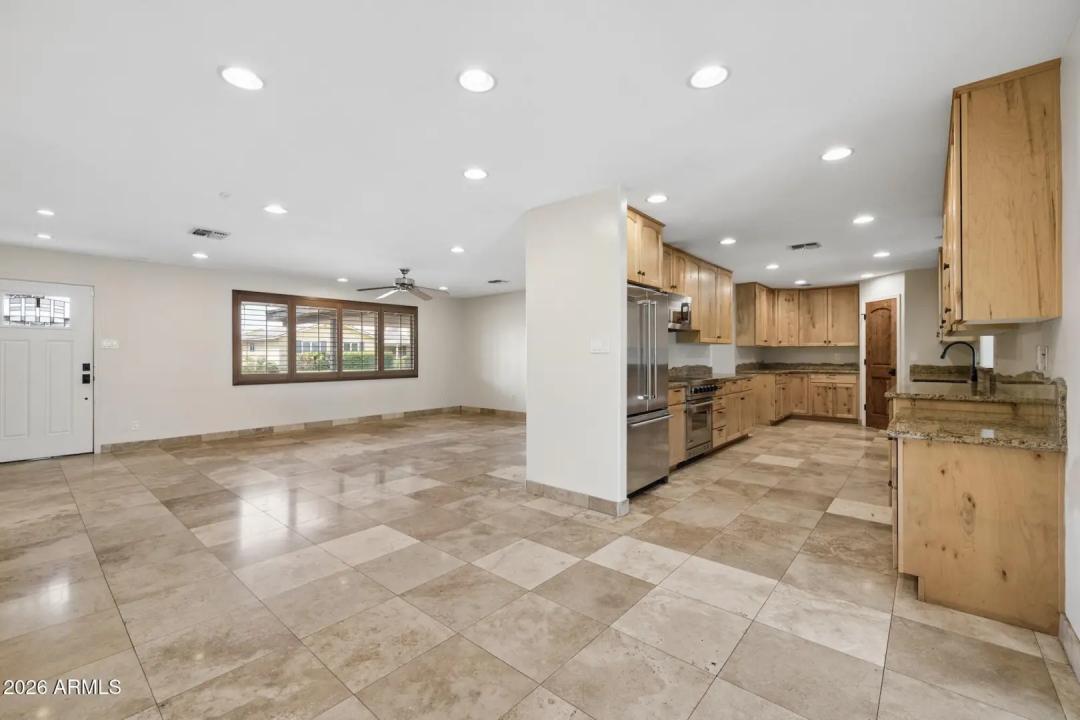 Real Estate Picture 9