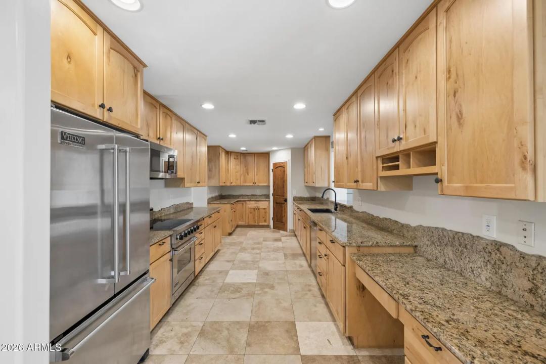 Real Estate Picture 10