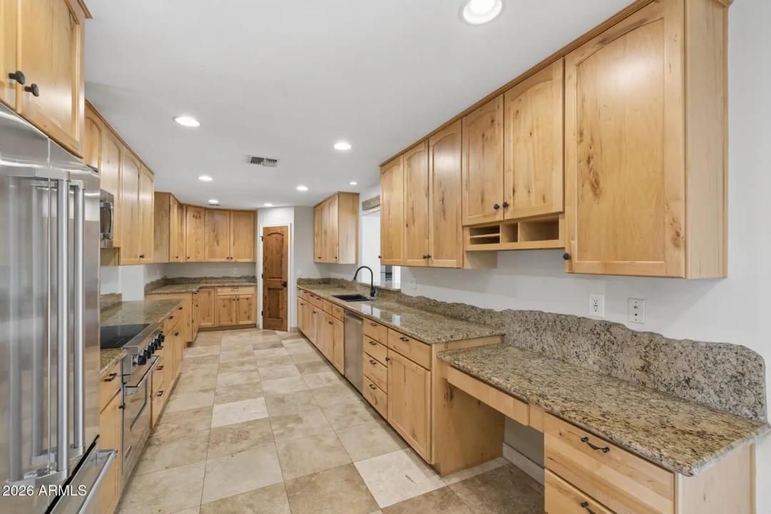 Real Estate Picture 11