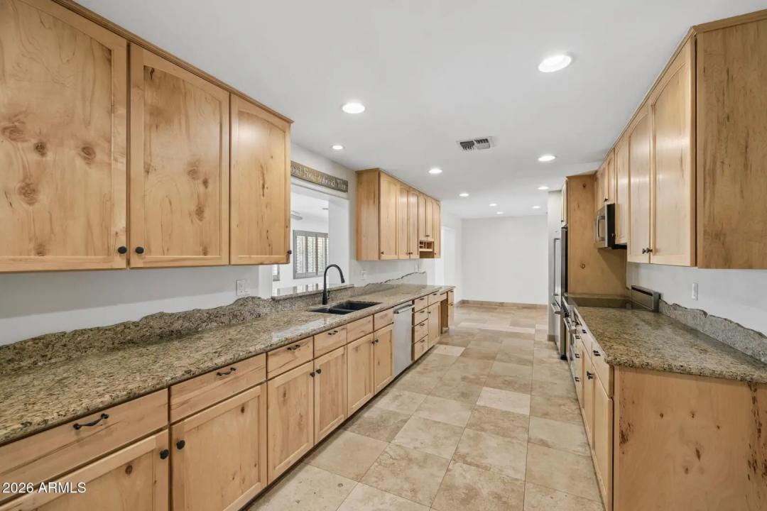 Real Estate Picture 13