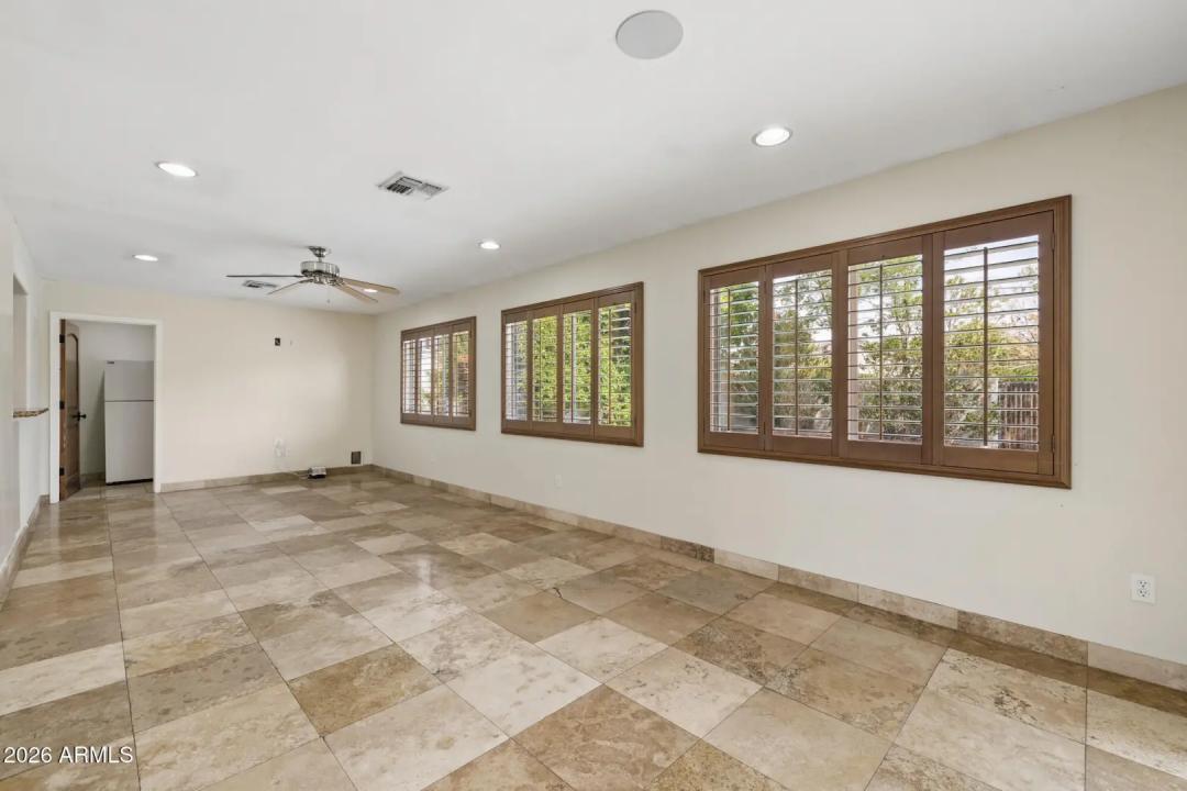 Real Estate Picture 17