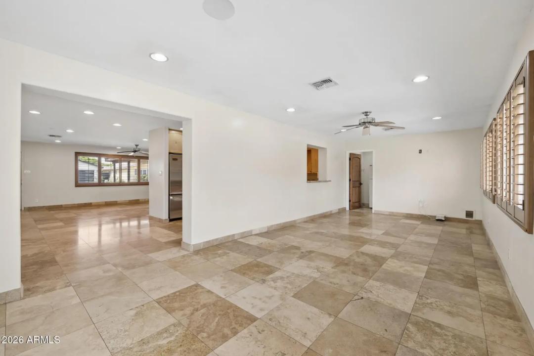 Real Estate Picture 18