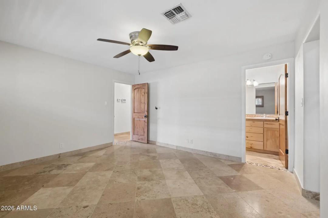 Real Estate Picture 22