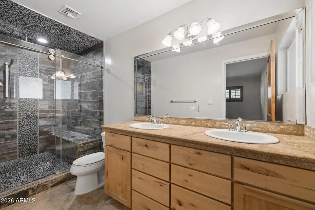 Real Estate Picture 23