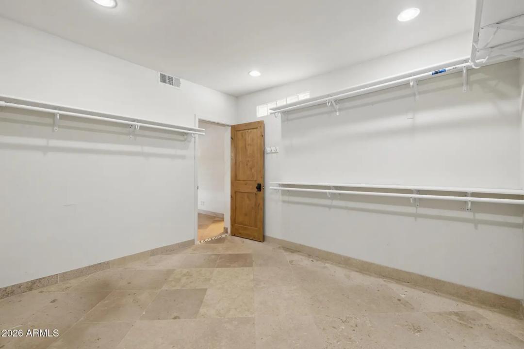 Real Estate Picture 25