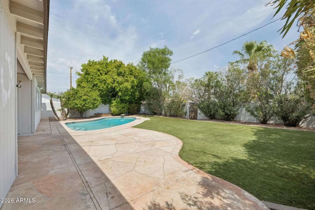 Real Estate Picture 35