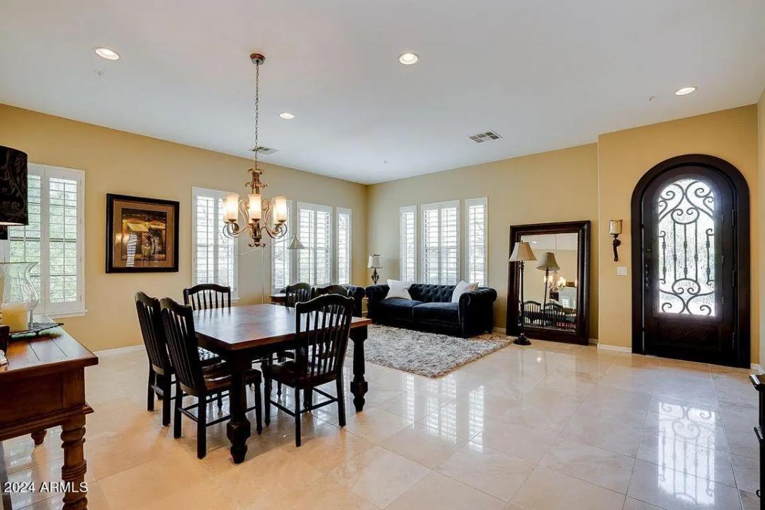 Real Estate Picture 16