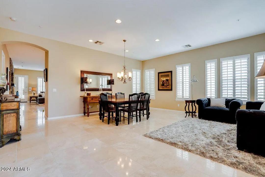 Real Estate Picture 17