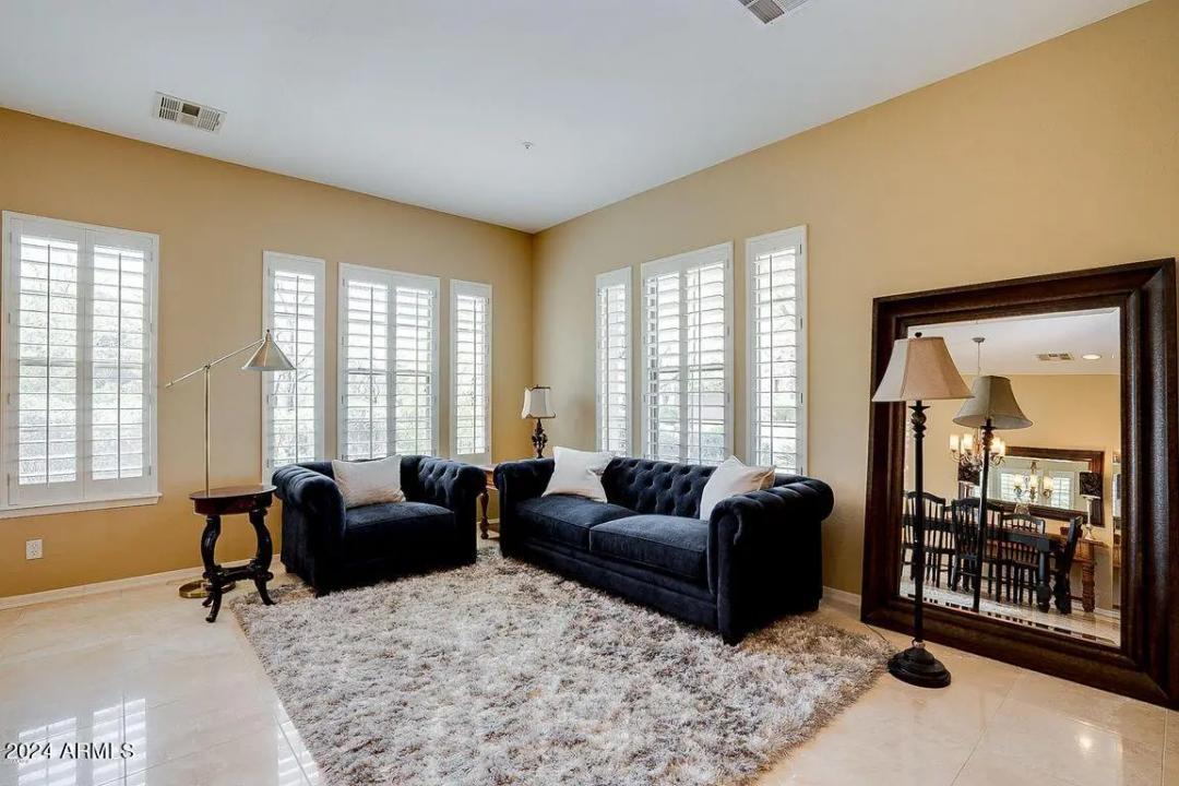 Real Estate Picture 18