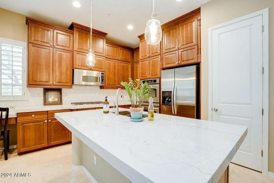Real Estate Picture 10