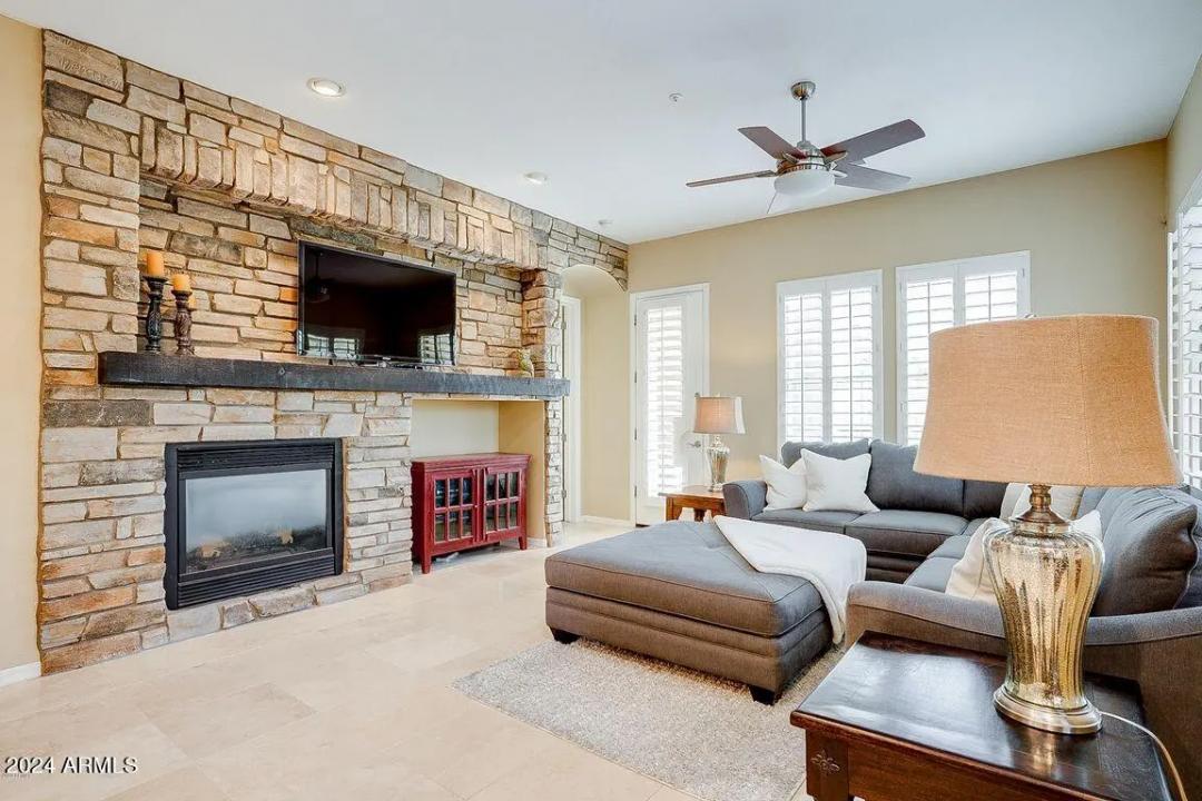 Real Estate Picture 13