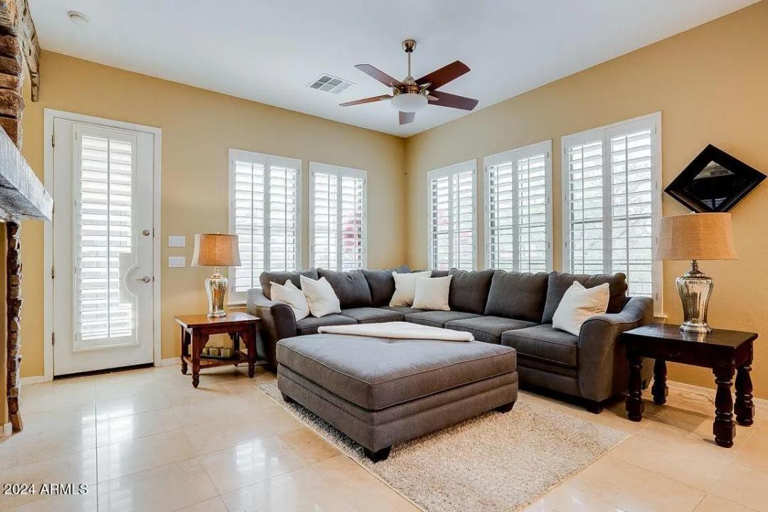 Real Estate Picture 14