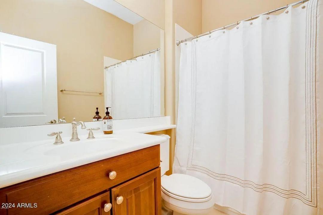 Real Estate Picture 24