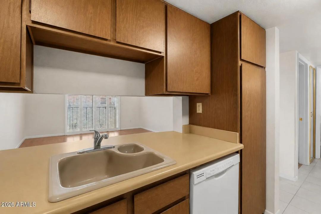 Real Estate Picture 5