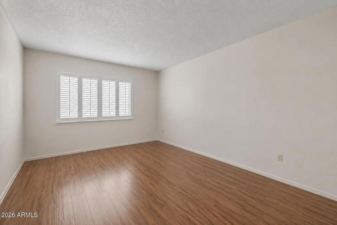 Real Estate Picture 6