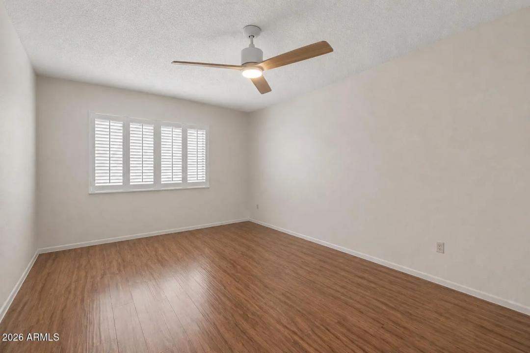 Real Estate Picture 5