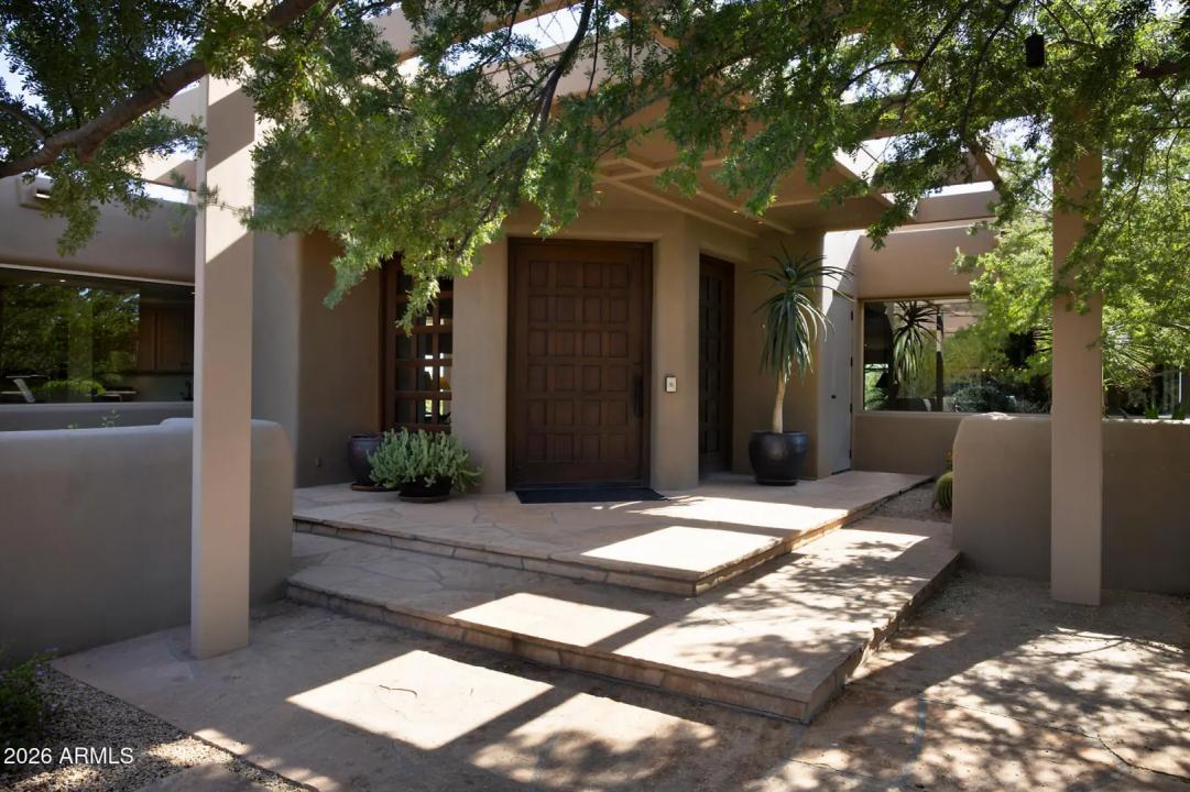 Real Estate Picture 4