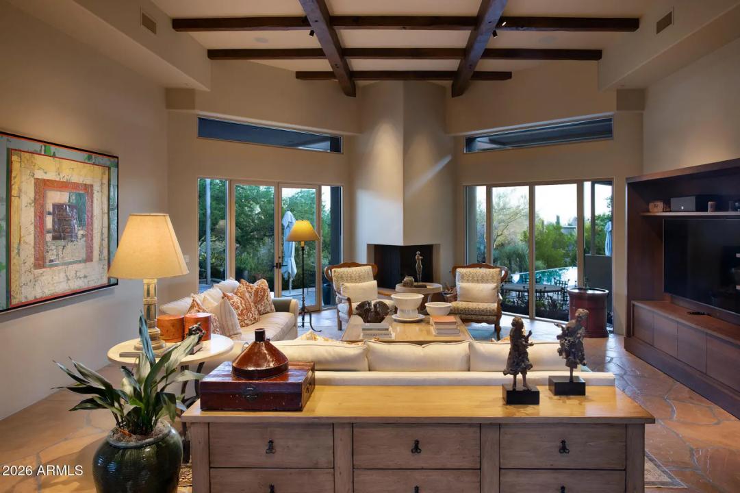 Real Estate Picture 8