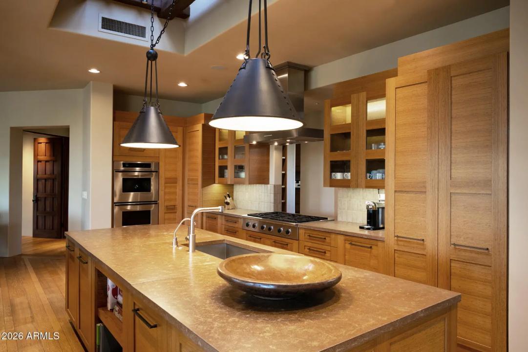 Real Estate Picture 10