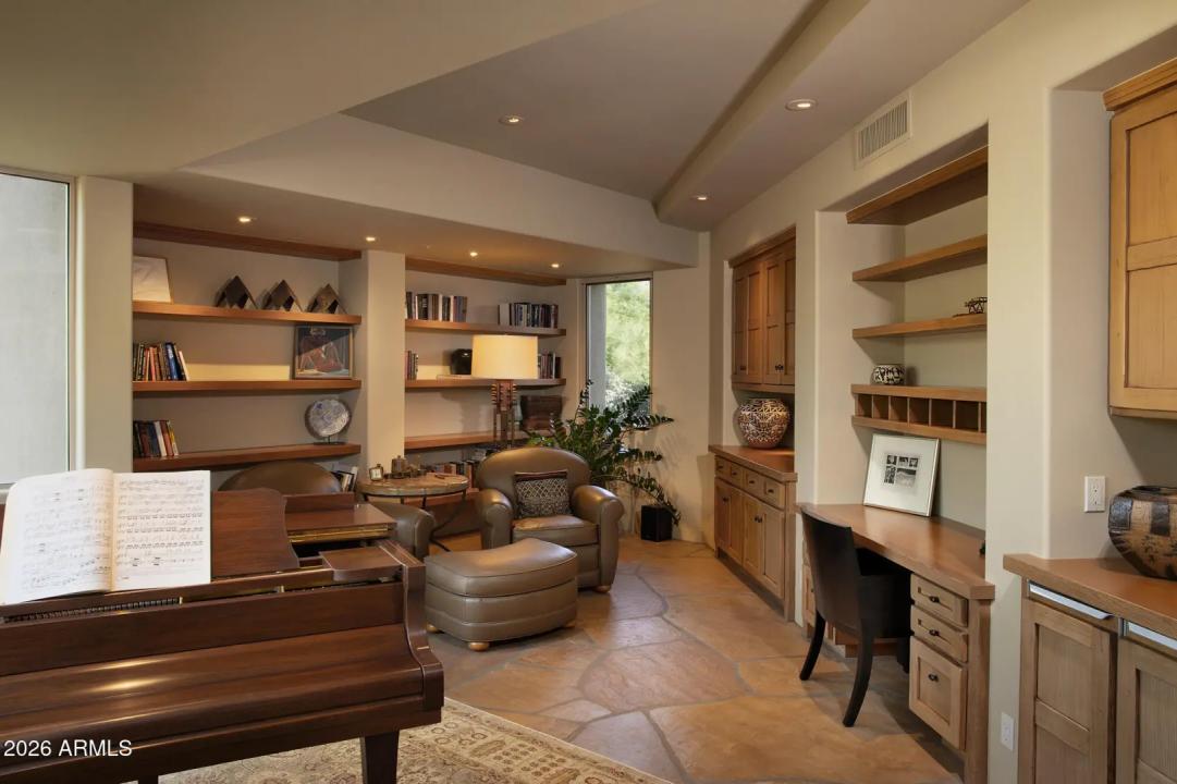 Real Estate Picture 25