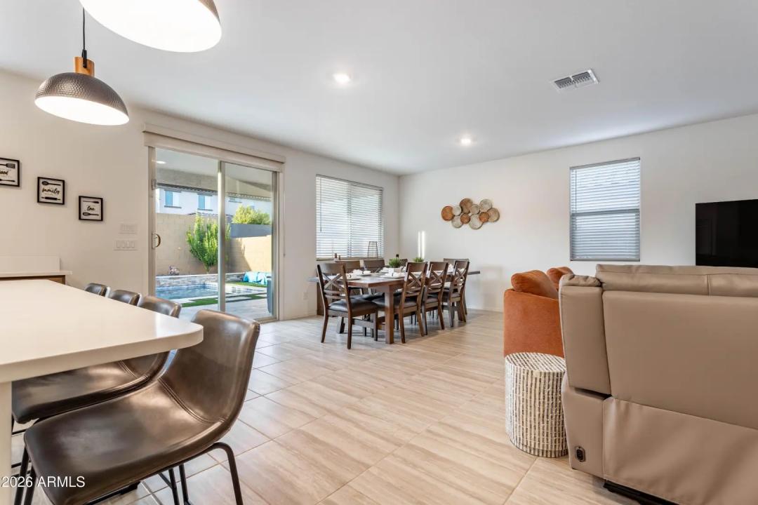 Real Estate Picture 14