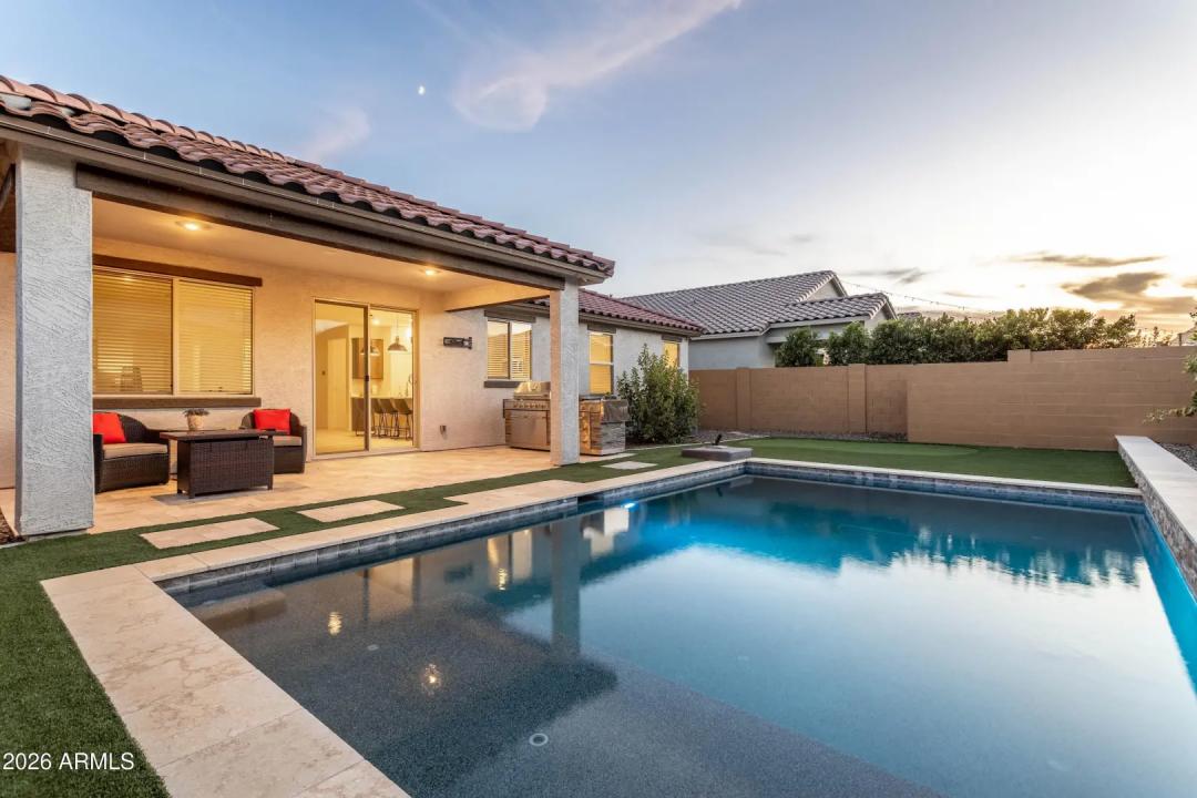 Real Estate Picture 3