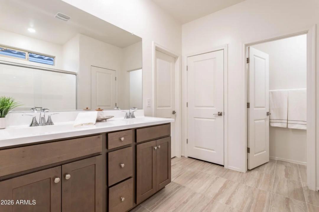 Real Estate Picture 22