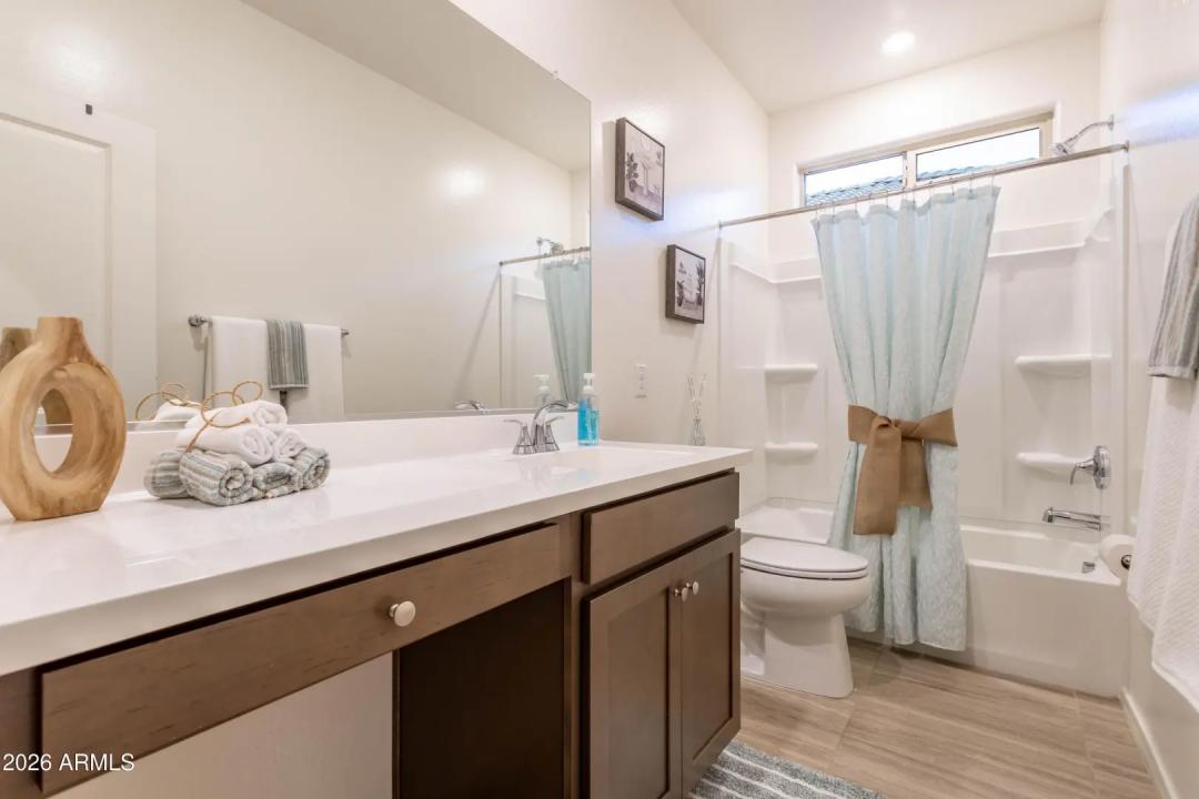 Real Estate Picture 30