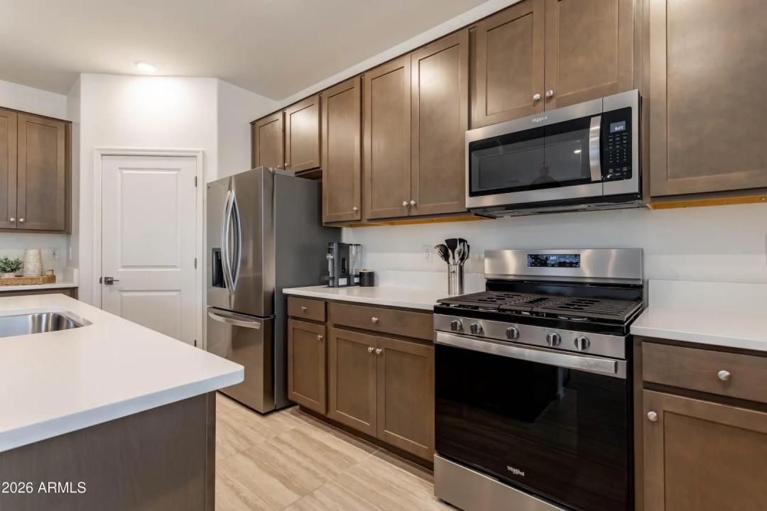 Real Estate Picture 8
