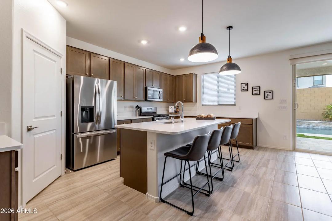 Real Estate Picture 5