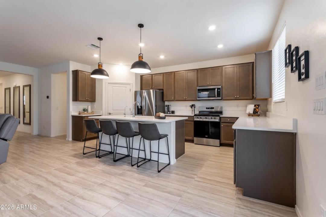 Real Estate Picture 12