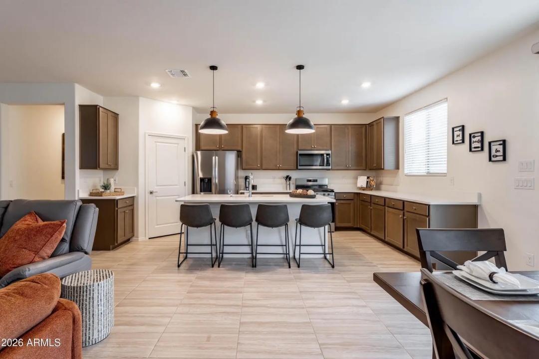 Real Estate Picture 6