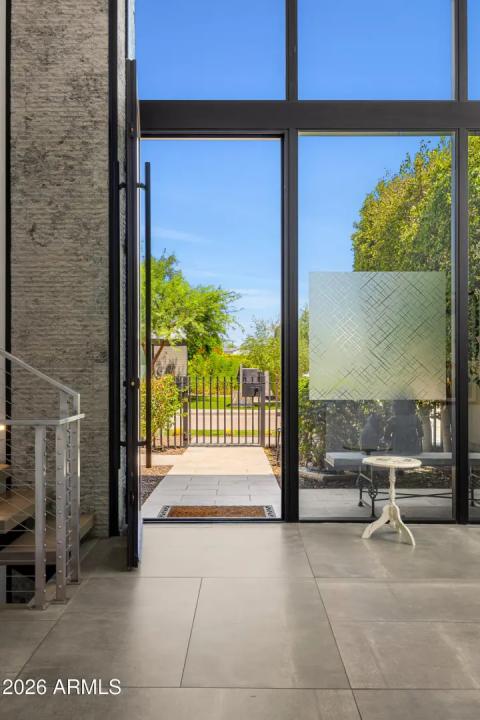 Real Estate Picture 4