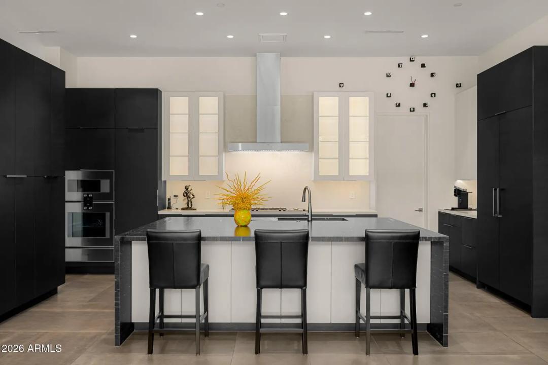 Real Estate Picture 10