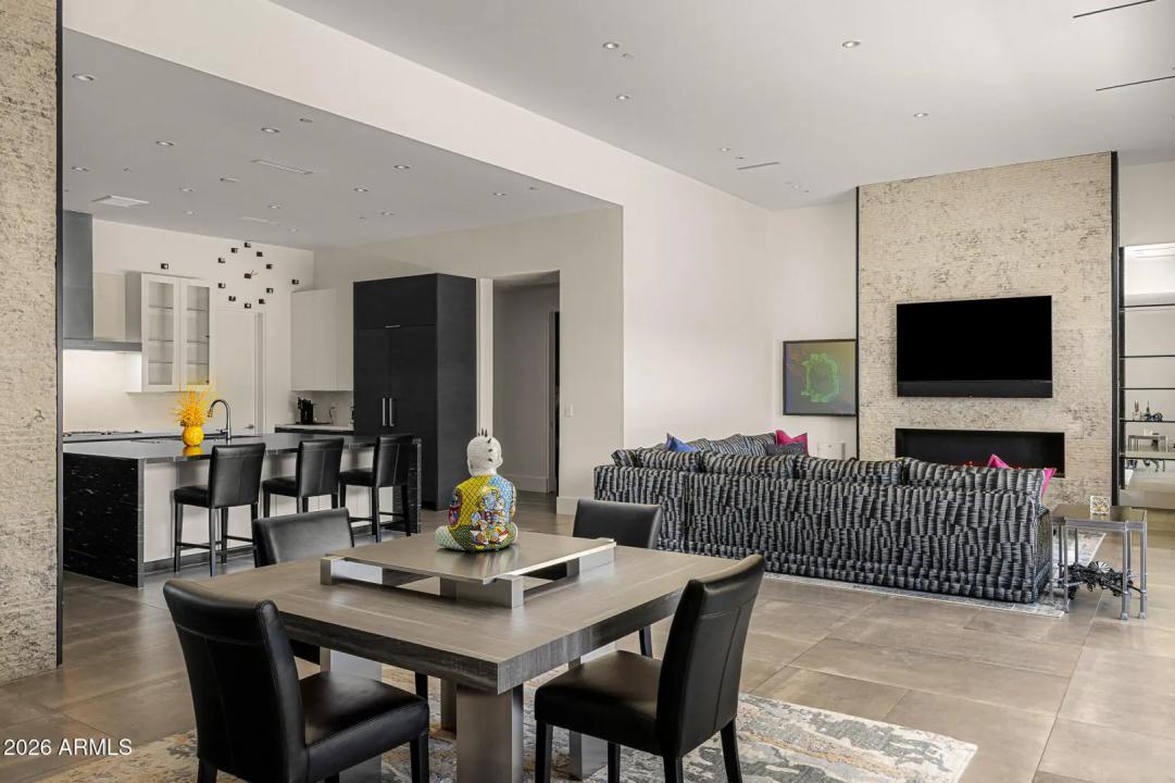 Real Estate Picture 11