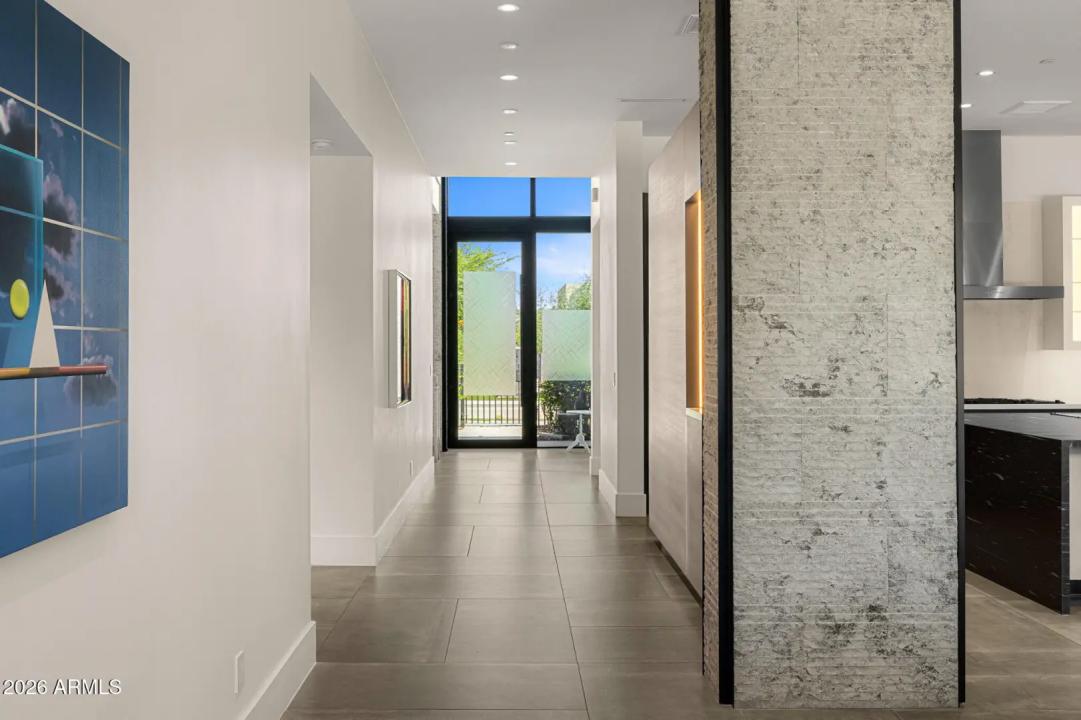 Real Estate Picture 12