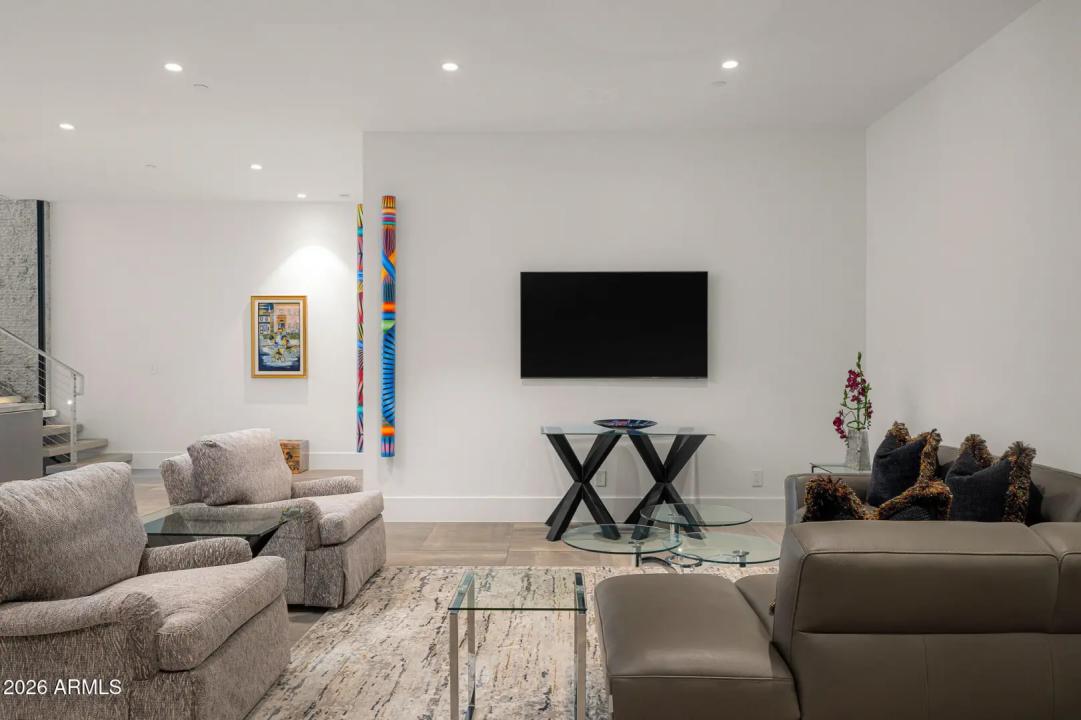 Real Estate Picture 19