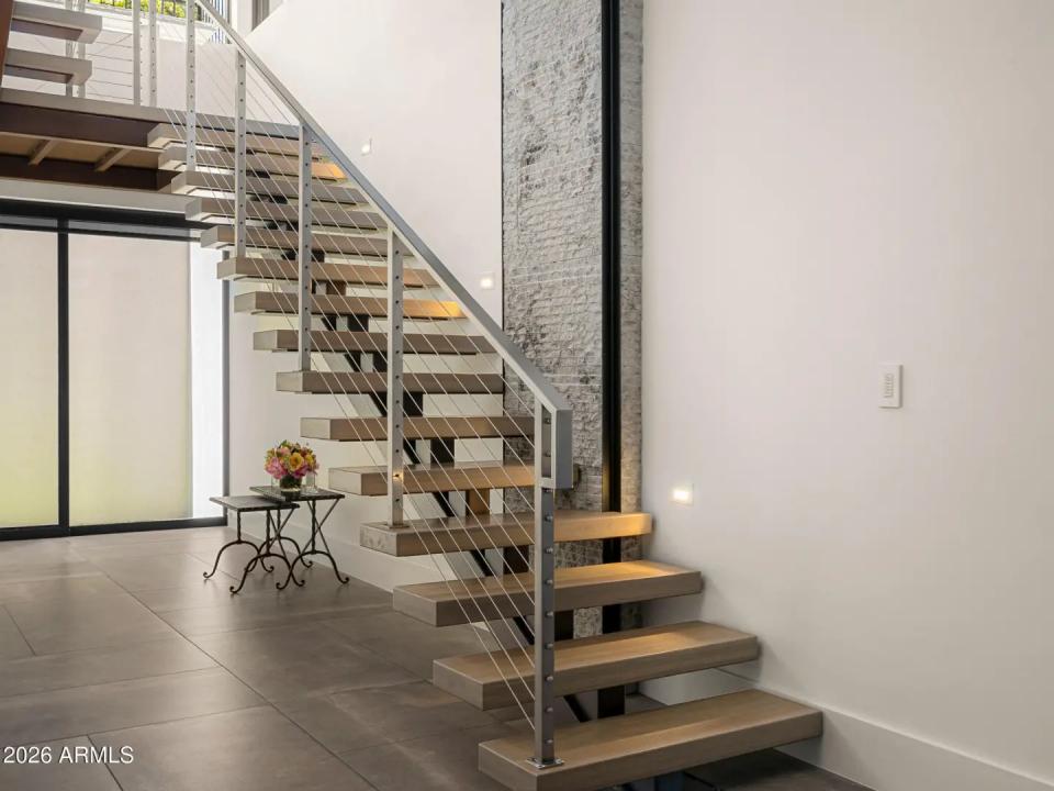 Real Estate Picture 20