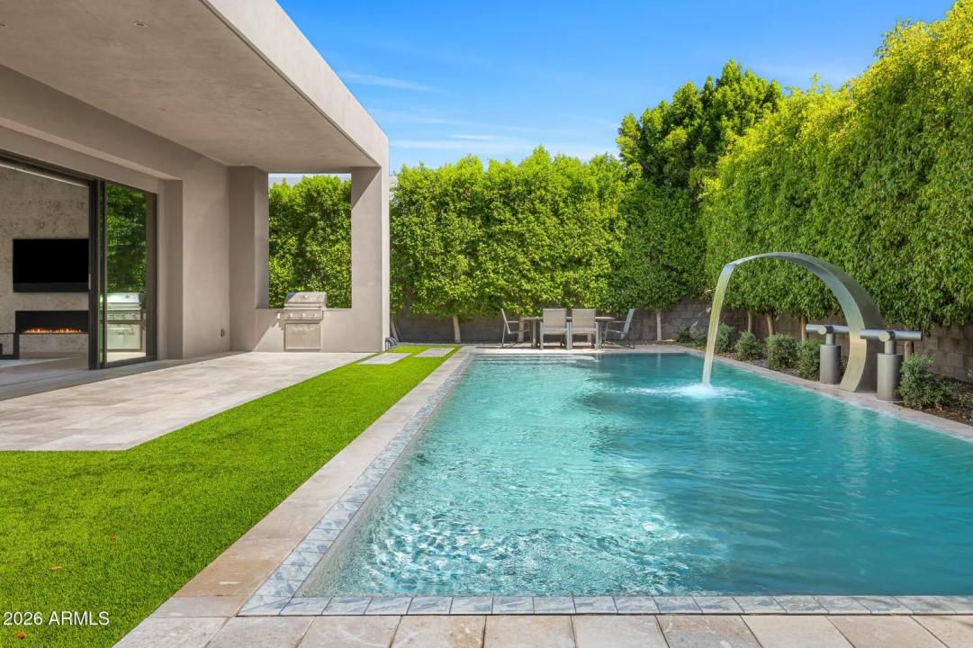 Real Estate Picture 32