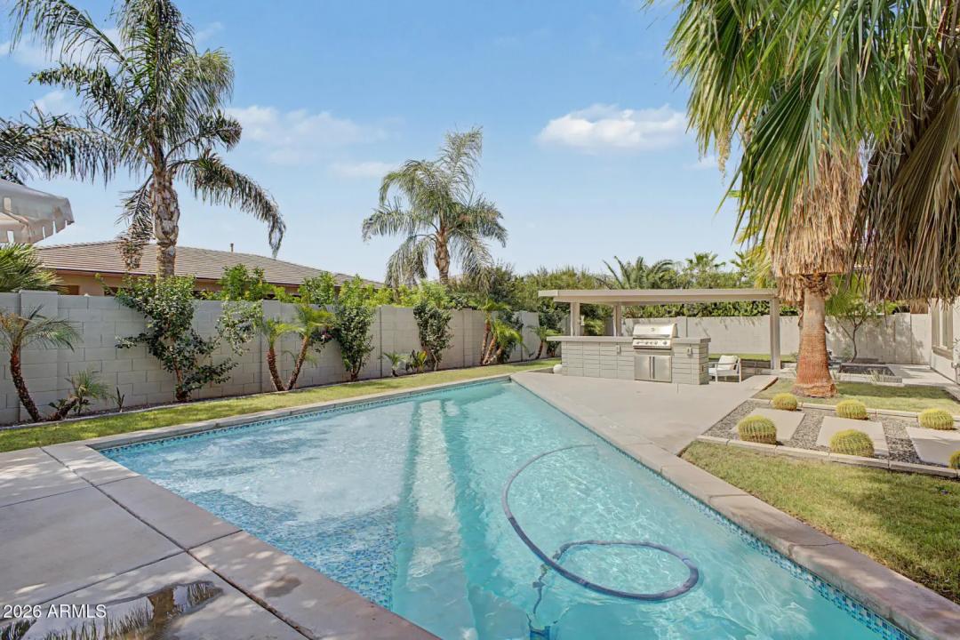 Real Estate Picture 20