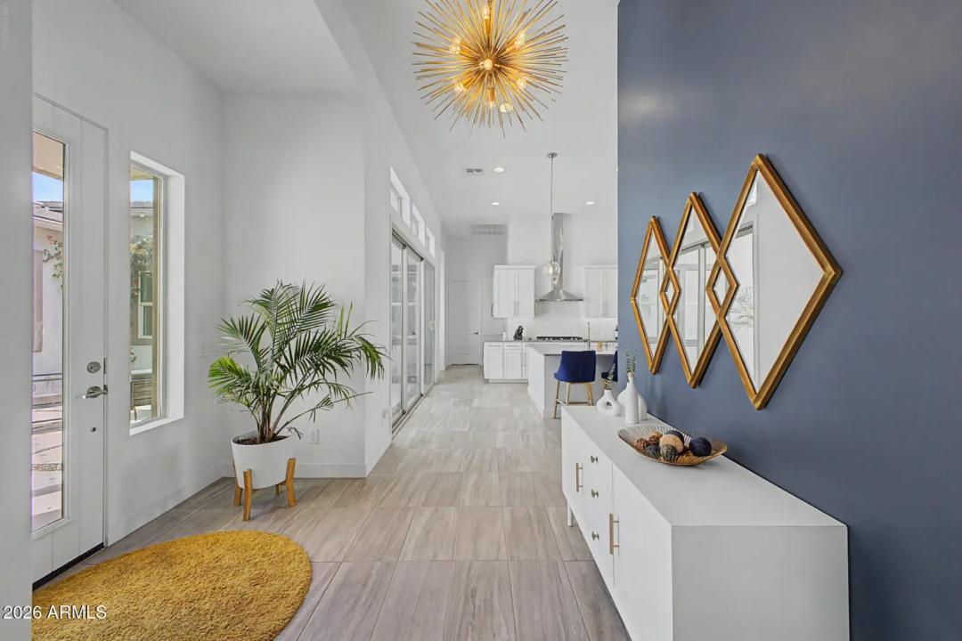 Real Estate Picture 4