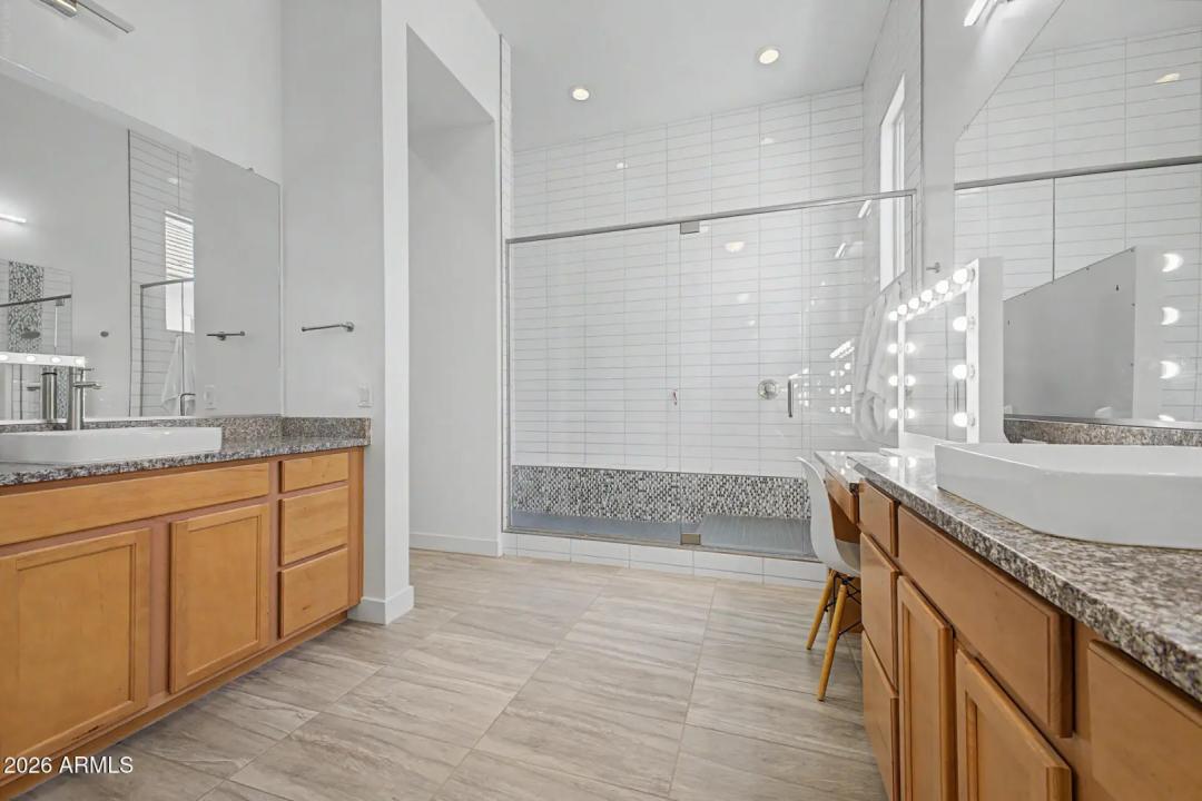 Real Estate Picture 33