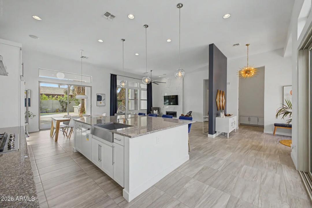 Real Estate Picture 13