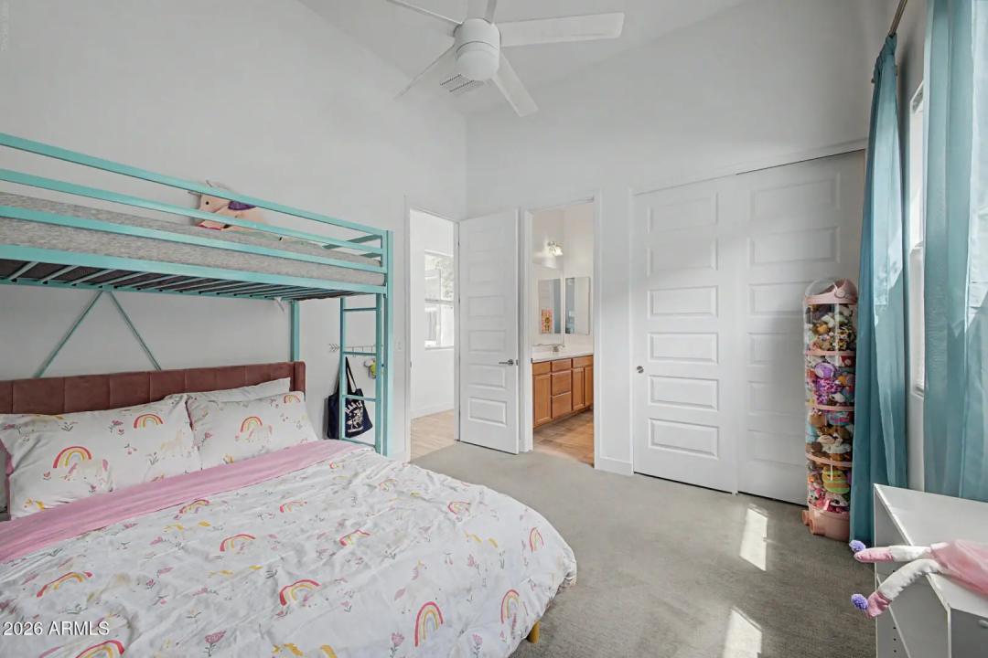 Real Estate Picture 37