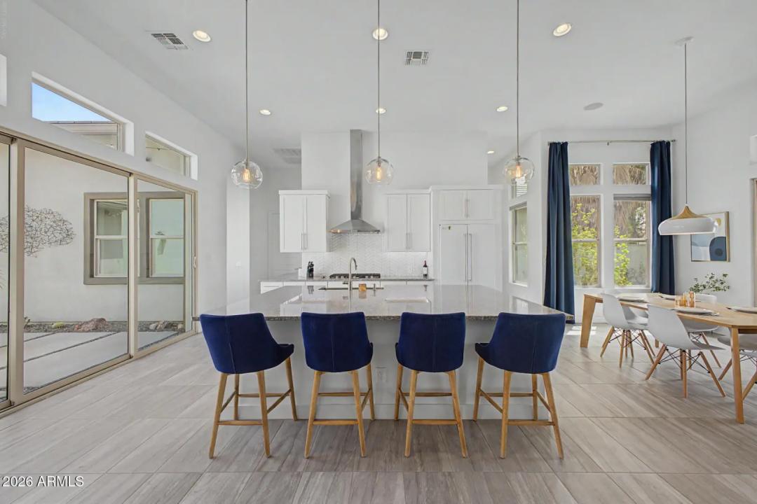 Real Estate Picture 6