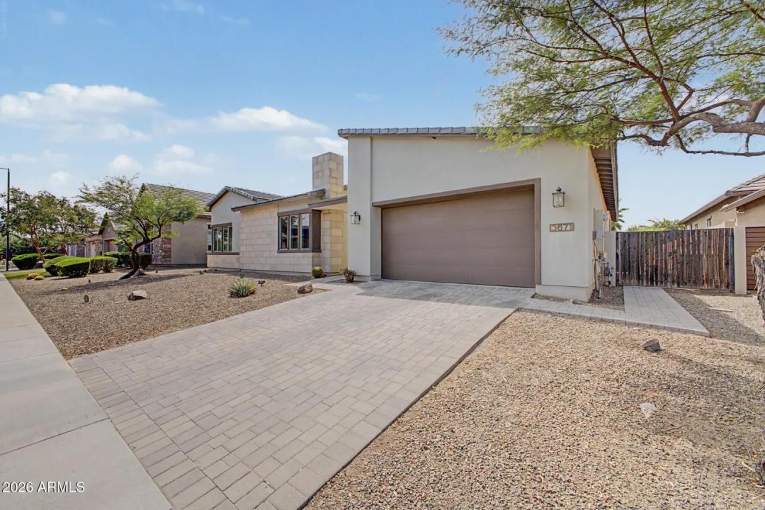 Real Estate Picture 50