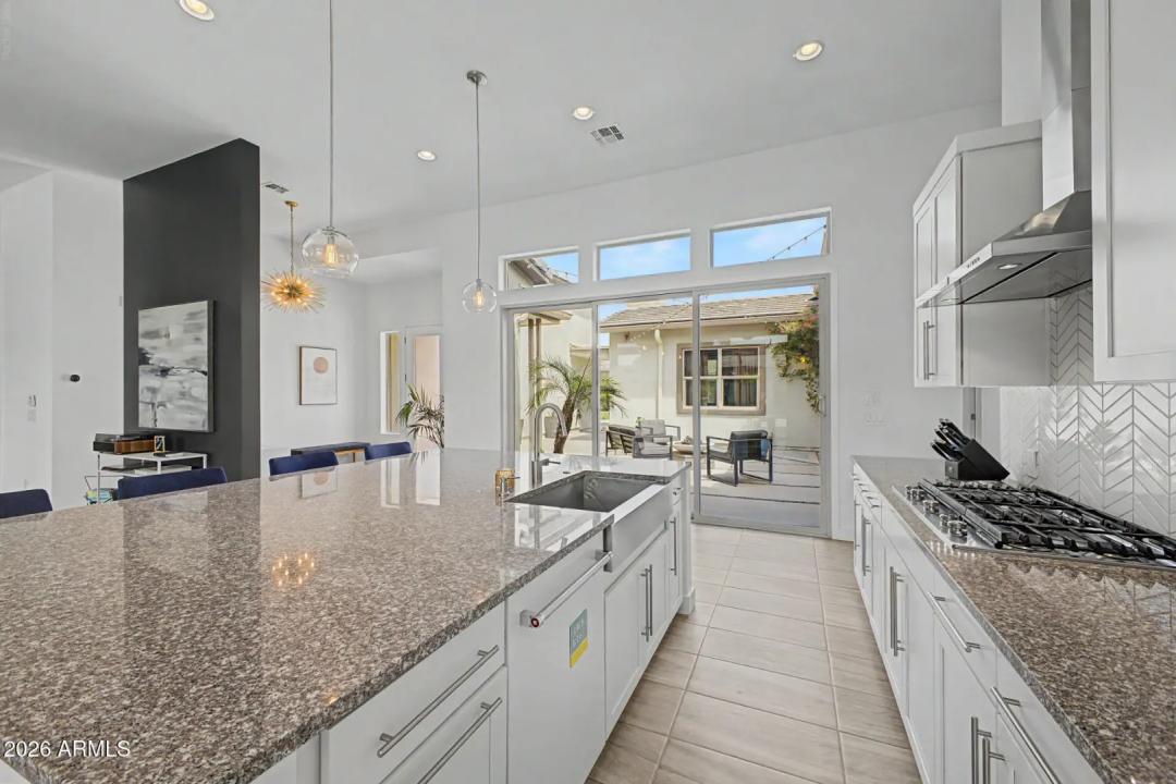 Real Estate Picture 16