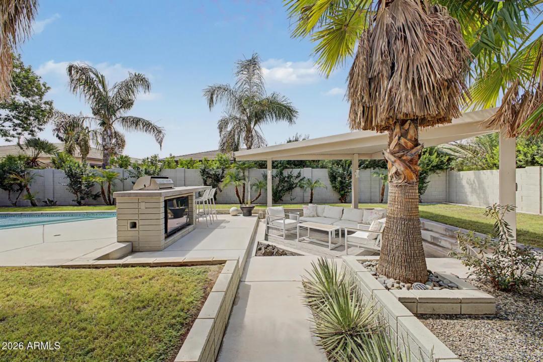 Real Estate Picture 25